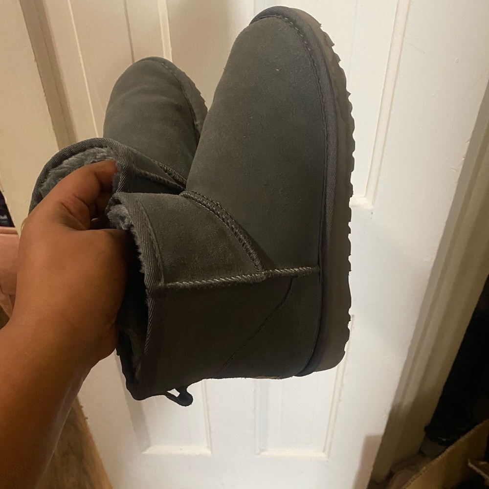 Gray Ugg Boots ! - image 3
